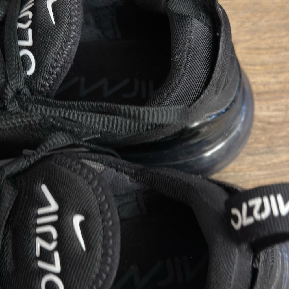 Nike Air Max 270 Sneakers - Picture 9 of 12
